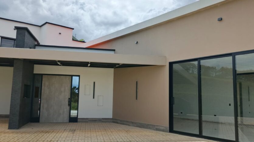 Vendo Hermosa Casa Para Estrenar En Rionegro Vereda La Playa